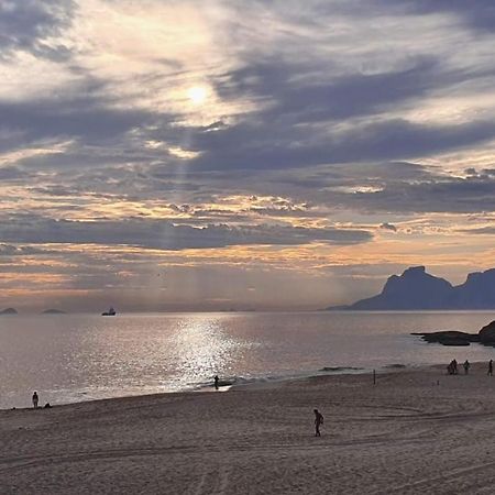 Apto Pe Na Areia Condominio Oceanside Camboinhas Niteroi Exterior photo